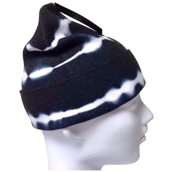 Steve Madden Tie Dye Micro Ribbed Beanie (NWT) (Size: OSFM) - Picture 4 of 7